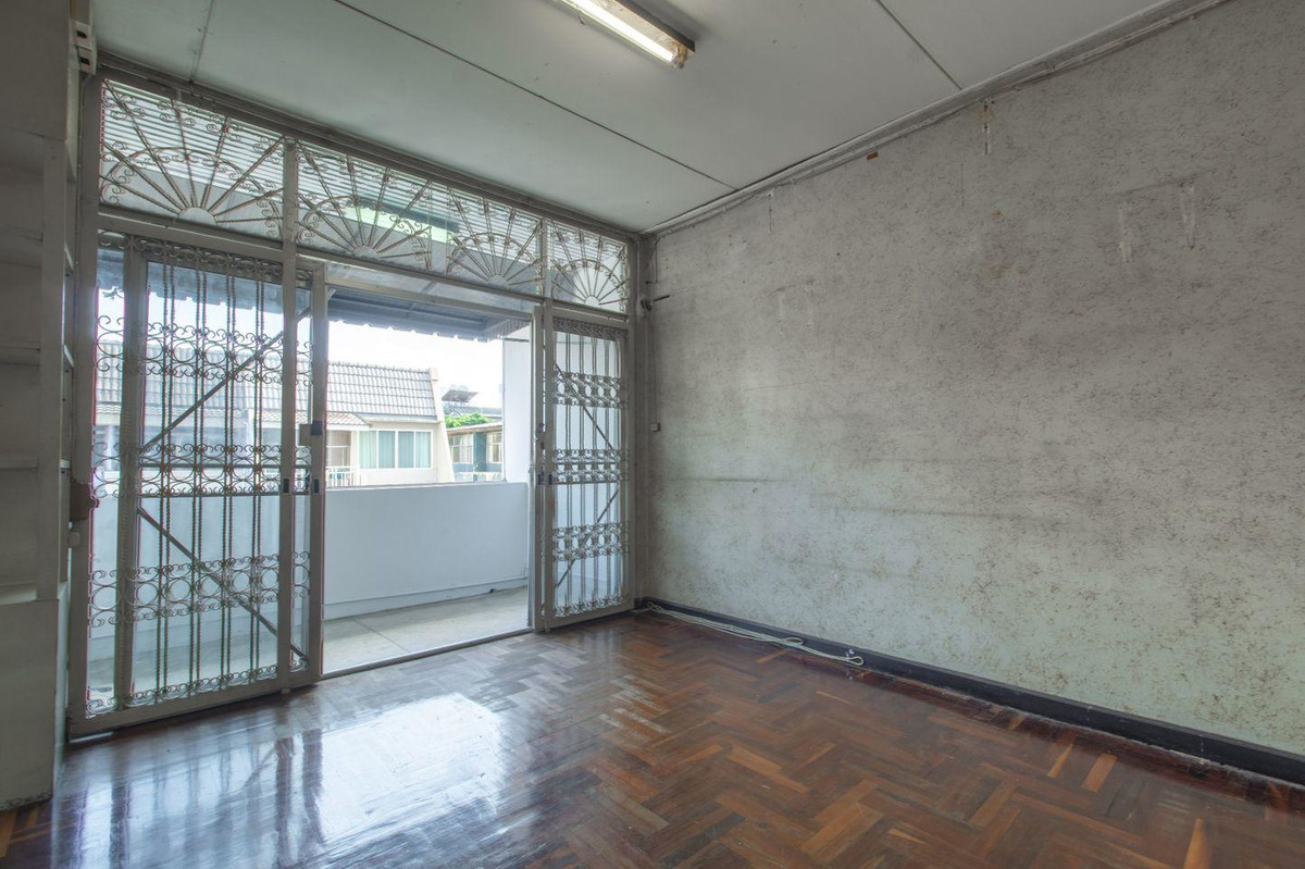 ขายทาวน์โฮมสาทร นราธิวาส : LTH14655 – Townhouse for Sale | Central Sathorn | 250 sqm | 4 Bedrooms 3 Bathrooms | Luxury Spacious Layout Prime Location | Near MRT Lumphini | 18.5 MB | ทาวน์เฮาส์ขาย สาทรกลางเมือง 250 ตร.ม. 4 ห้องนอน 3 ห้องน้ำ พื้นที่กว้าง ทำเลไพรม์ ใกล้ MRT ลุมพินี รา