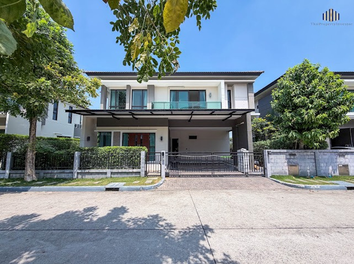 For SaleHousePattanakan, Srinakarin : Exceptional Value – A spacious family home with usable space for the whole family and a private backyard that does not face any neighbors. For sale: 2-storey detached house at The City Pattanakarn, a quality project by AP Thailand. Land size 66.5 sq.wah, 