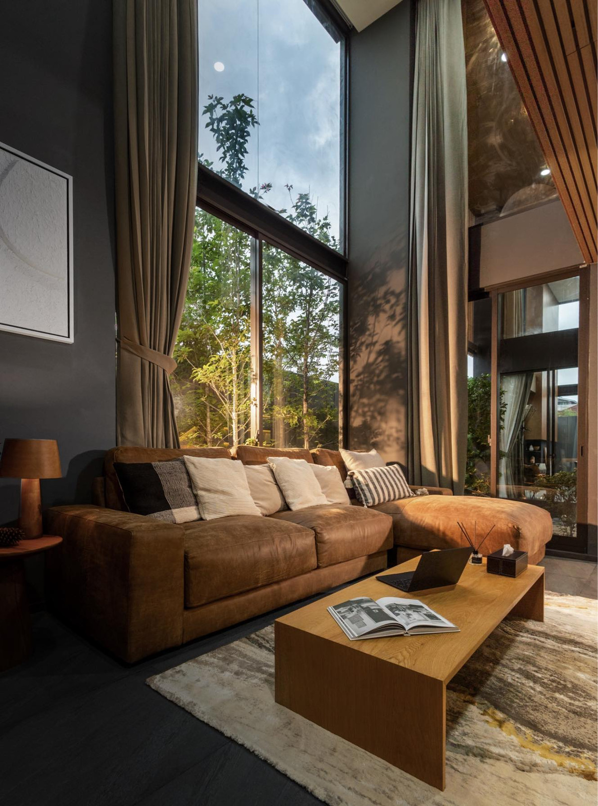 ขายทาวน์โฮมลาดพร้าว101 แฮปปี้แลนด์ : ขายทาวน์โฮมหรู ARBOR URBAN ลาดพร้าว | 485 ตร.ม. ติด MRT มหาดไทย 50 ม. หลังมุม มีลิฟต์ ตกแต่งแบบ Fully-furnished พร้อมเครื่องใช้ไฟฟ้า พร้อมอยู่ "ที่สุดของความเป็นส่วนตัวและทำเลศักยภาพ เดินไปขึ้นรถไฟฟ้าได้ใน 1 นาที"