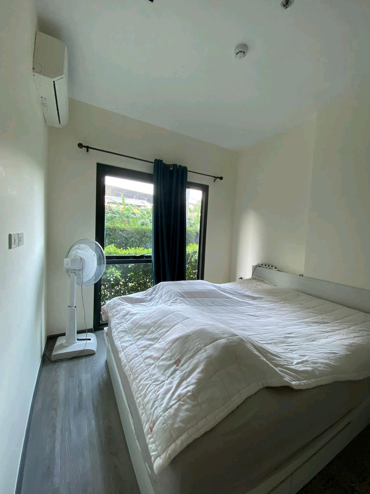 For RentCondoPattanakan, Srinakarin : Next to the Airport Rail Link + MRT + SRT Hua Mak, just a few minutes walk. Convenient location to travel