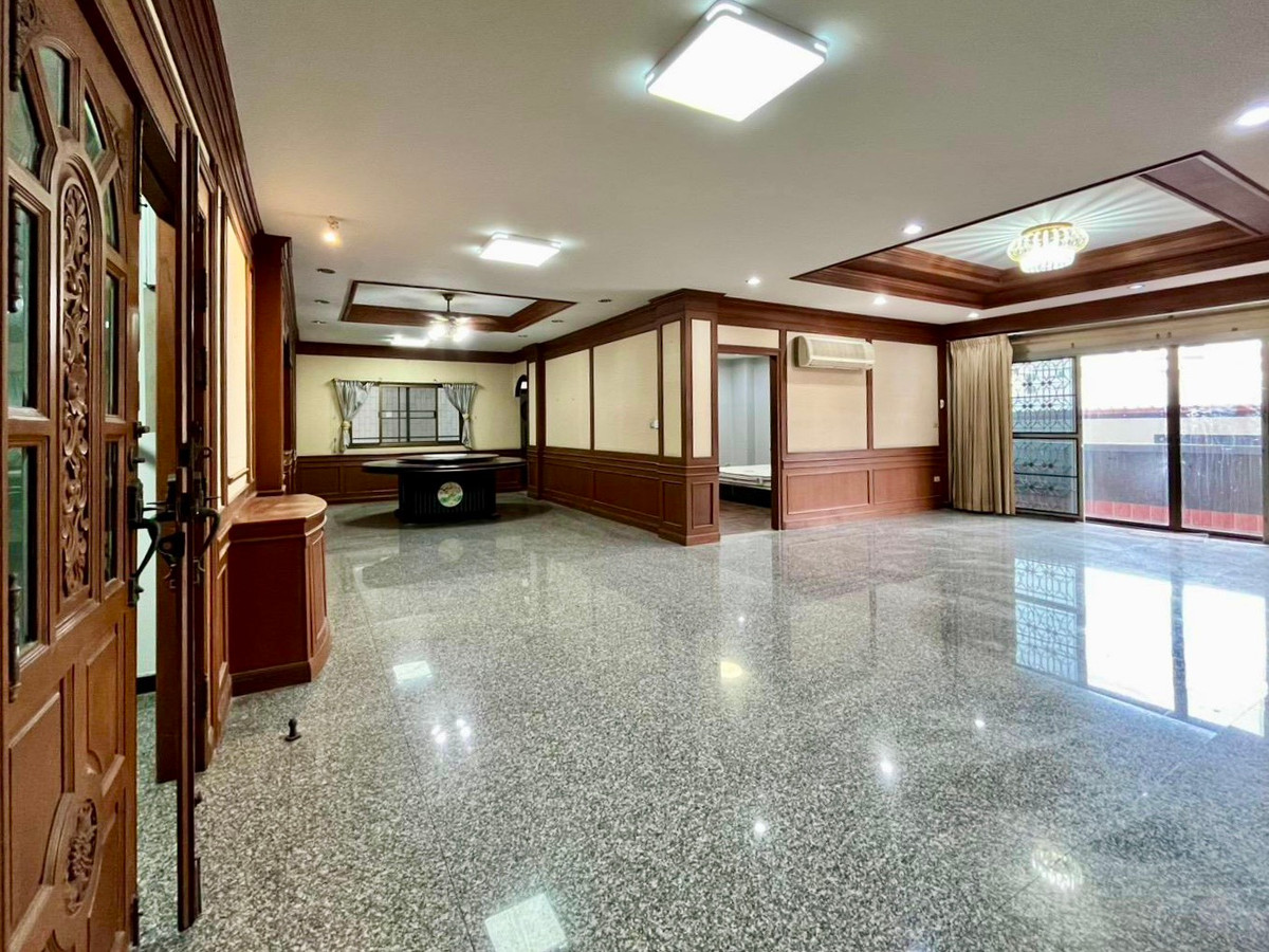 ขายโฮมออฟฟิศรัชดา ห้วยขวาง : Rare Large Standalone Office – ซอยรัชดาภิเษก 3 11b12b 45mb - Office Building - Ratchada 3 📞Call 090 919 9898