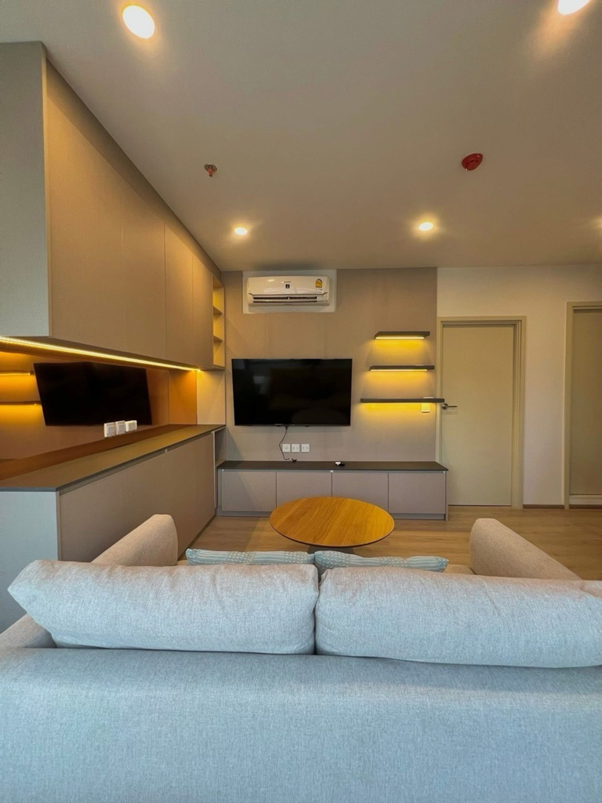 For RentCondoKhlongtoei, Kluaynamthai : #Z4935💥 100369 🔥Condo for rent Life Rama 4 - Asoke