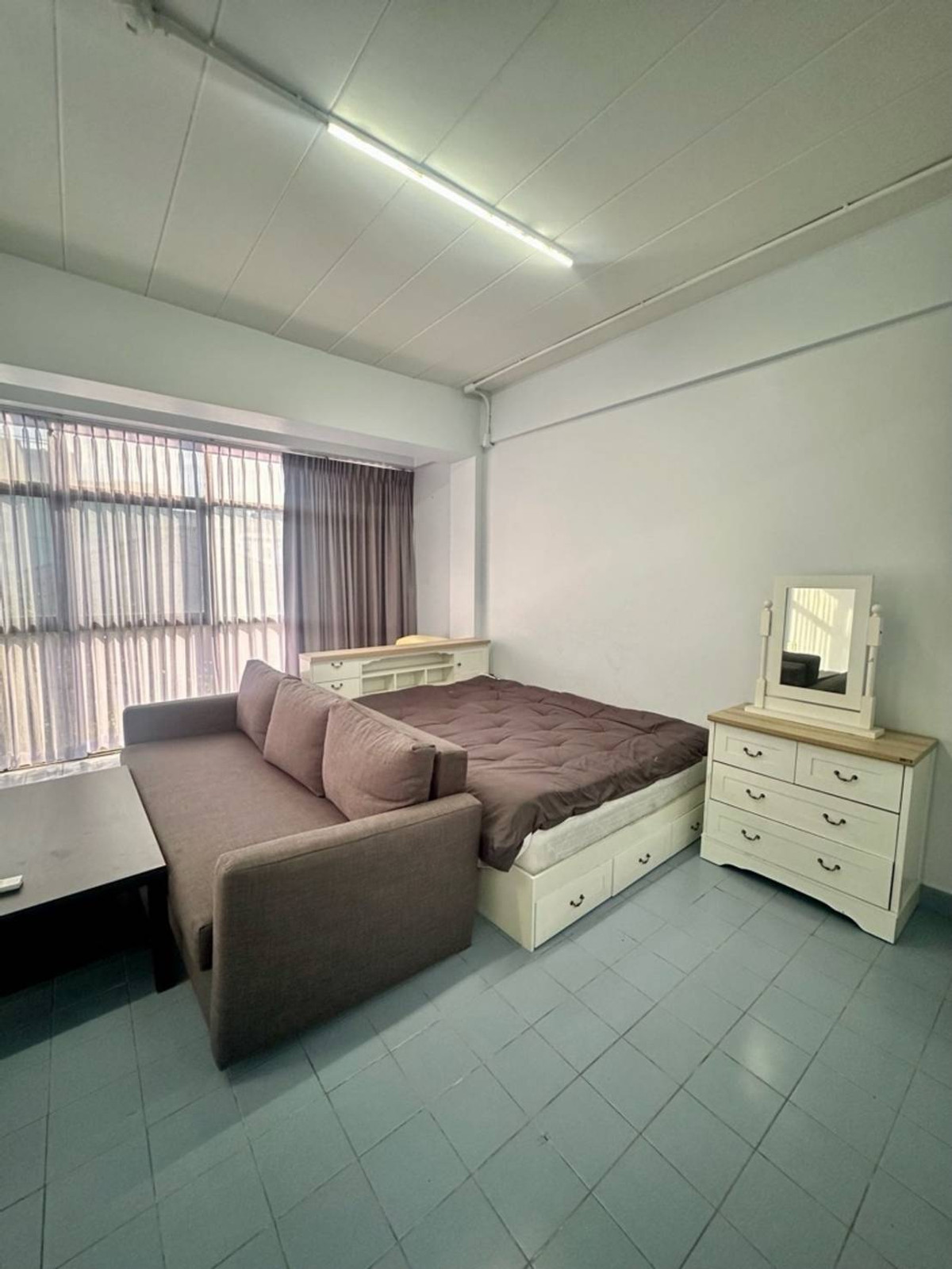 For RentShop HouseSamut Prakan,Samrong : Commercial building for rent near MRTA Samrong, just 1 minute.