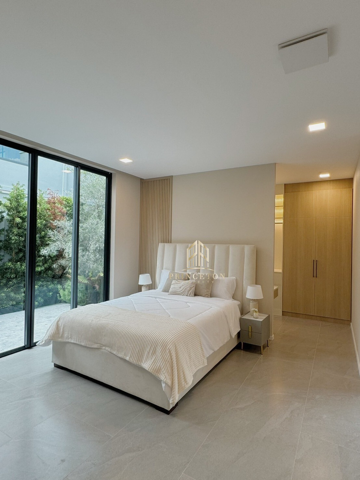 HousePattanakan, Srinakarin :  Luxury House For Sale or Rent VIVE Krungthep Kreetha next to Wellington School 📞092-4252445