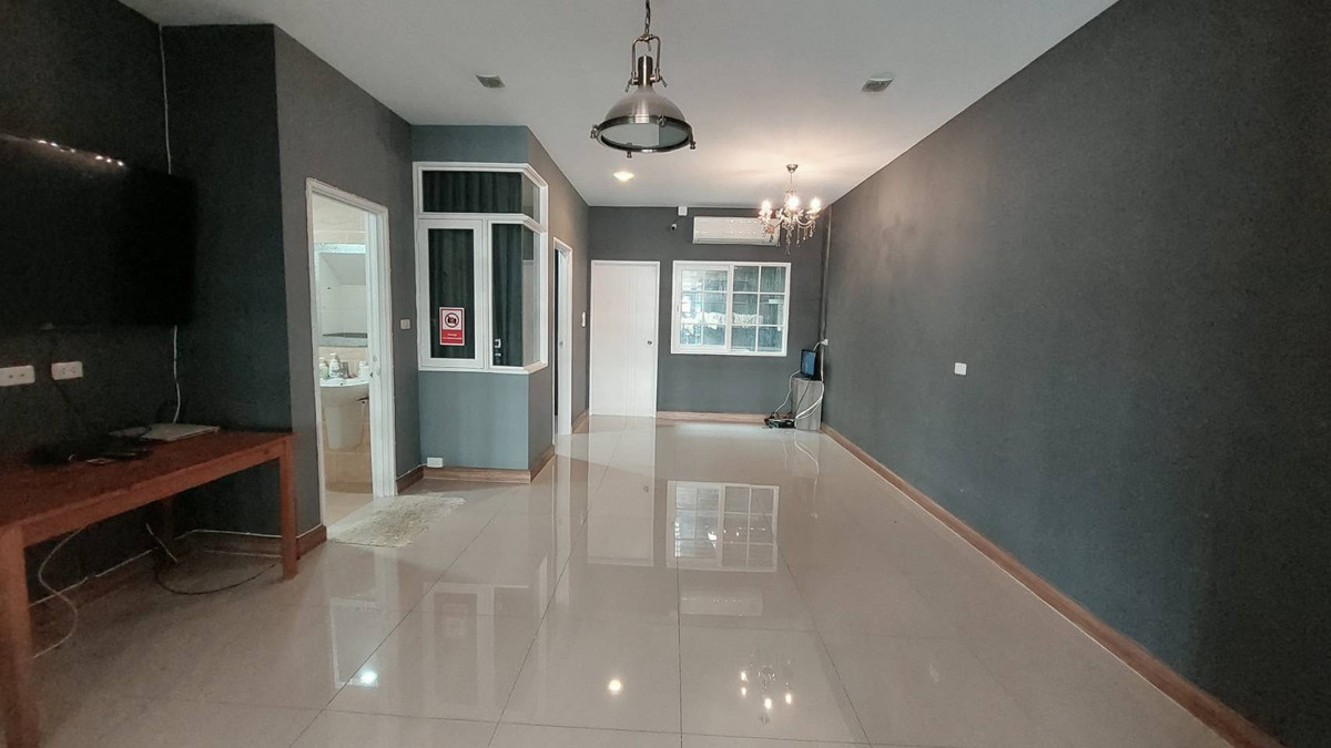 ทาวน์โฮมเกษตร นวมินทร์ ลาดปลาเค้า : ขาย/ให้เช่าทาวน์โฮม 3 ชั้น โกลเด้นทาวน์ ซ.นวมินทร์ 42  บึงกุ่ม 5 ห้องนอน 4 ห้องน้ำ ต่อเติมครบ คุ้มค่าทุกตารางนิ้ว