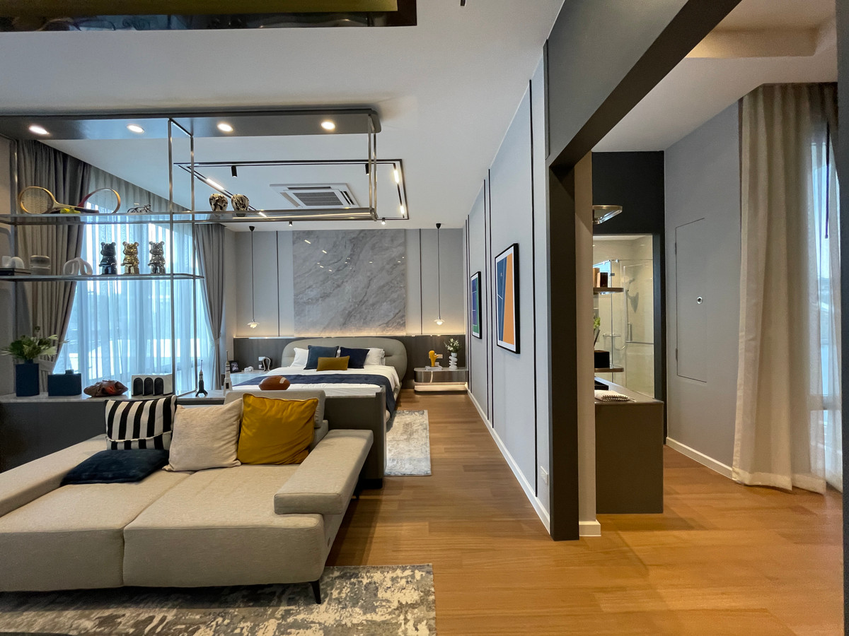 ขายบ้านโชคชัย4 ลาดพร้าว71 : ขายบ้านเดี่ยว Super Luxury THIRRA Ladprao แบบ Signature 575 ตร.ม. พร้อมสระว่ายน้ำส่วนตัว ตกแต่งครบพร้อมเครื่องใช้ไฟฟ้า ใกล้ MRT ภาวนา เพียง 700 ม.