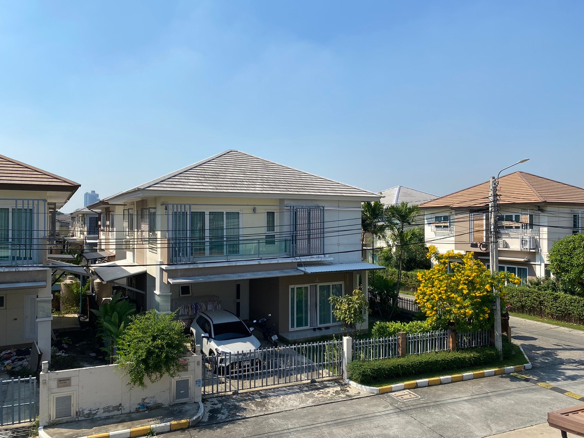 ขายบ้านสมุทรปราการ สำโรง : ขายบ้านเดี่ยว หลังมุม เลอนิโอ สุขุมวิท–เอราวัณ ใกล้ BTS โรงเรียนนายเรือ