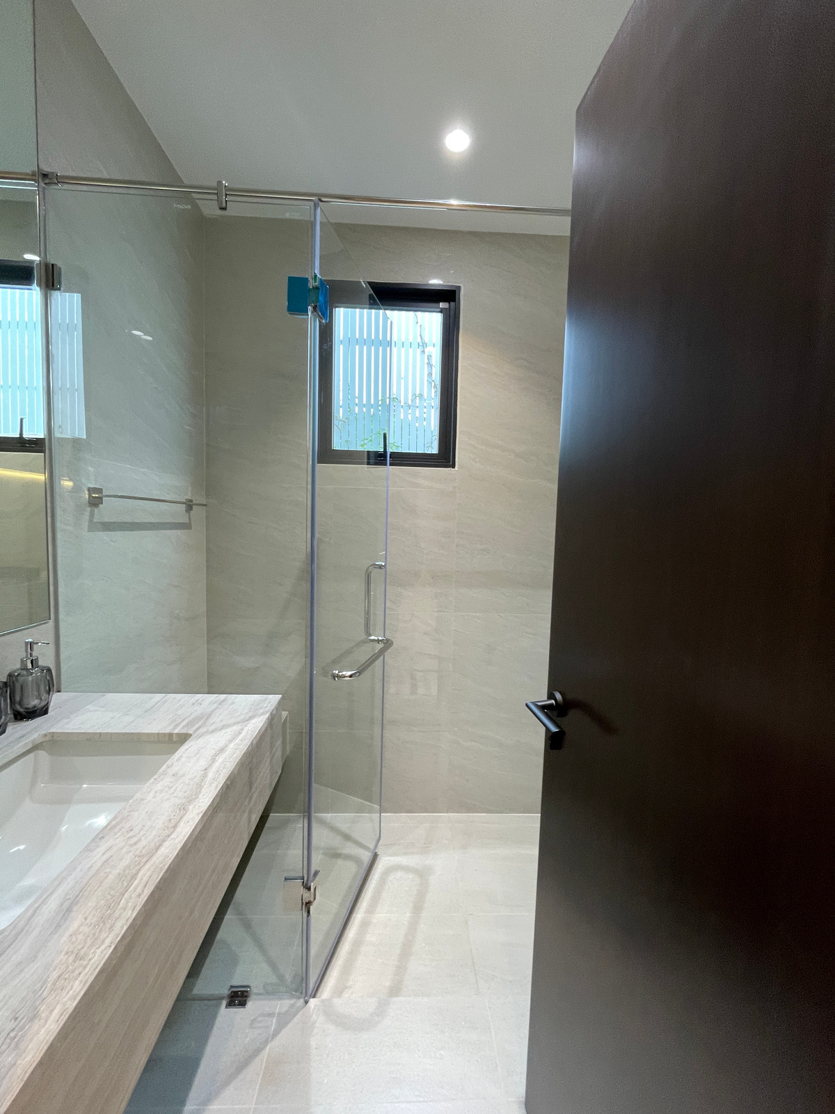 ขายบ้านโชคชัย4 ลาดพร้าว71 : ขายบ้านเดี่ยว Super Luxury THIRRA Ladprao แบบ Signature 575 ตร.ม. พร้อมสระว่ายน้ำส่วนตัว ตกแต่งครบพร้อมเครื่องใช้ไฟฟ้า ใกล้ MRT ภาวนา เพียง 700 ม.