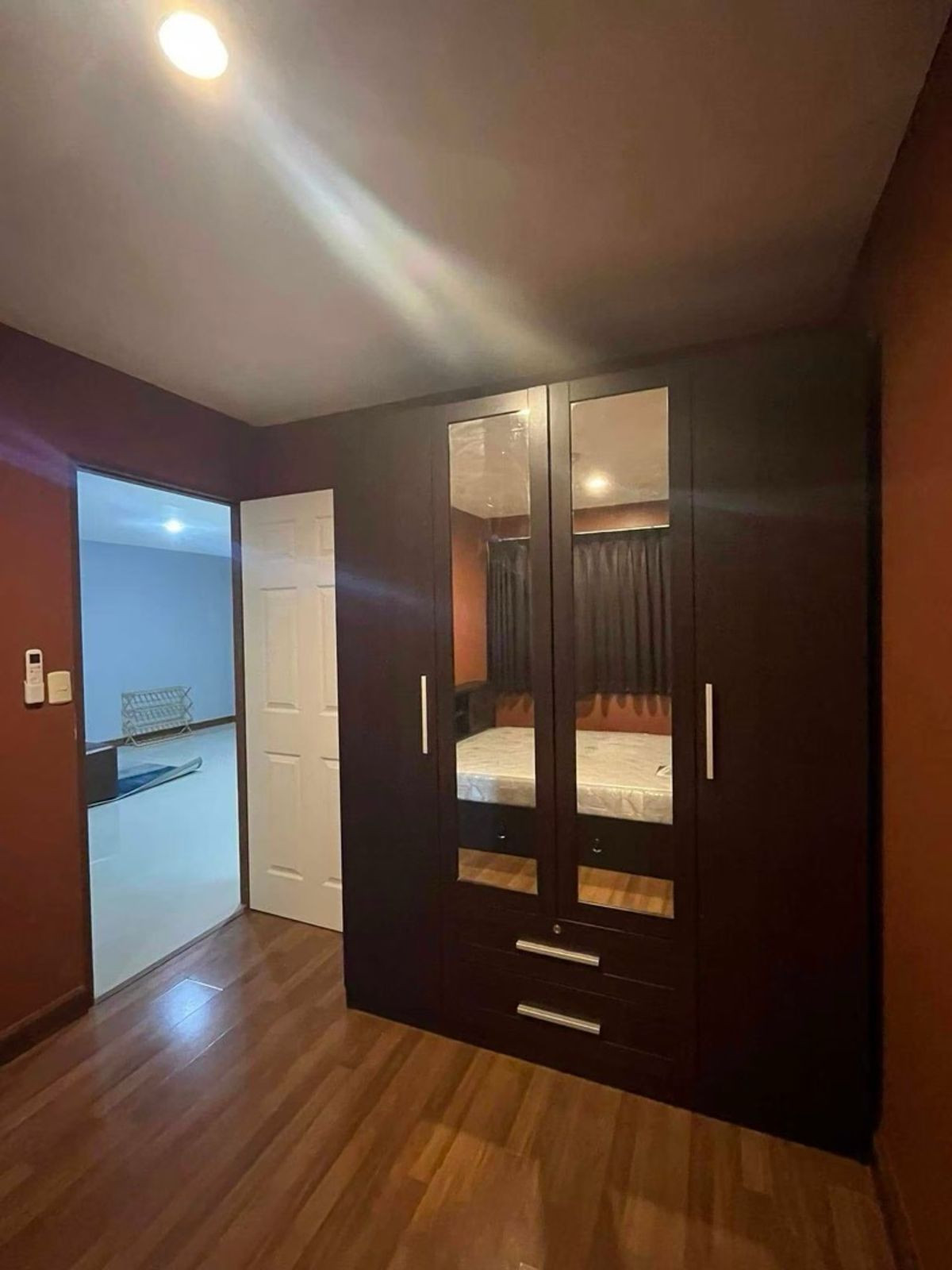 For RentCondoThaphra, Talat Phlu, Wutthakat : Metro Park Sathorn【𝐒𝐄𝐋𝐋 & 𝐑𝐄𝐍𝐓】🔥Warm-toned room, fully furnished, comfortable and relaxing atmosphere, perfect for those who love warm tones!🔥 Contact Line ID: @hacondo