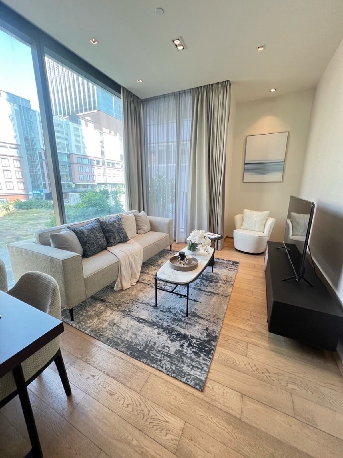 For RentCondoWitthayu, Chidlom, Langsuan, Ploenchit : 28 Chidlom 2 bedrooms 73k/ month