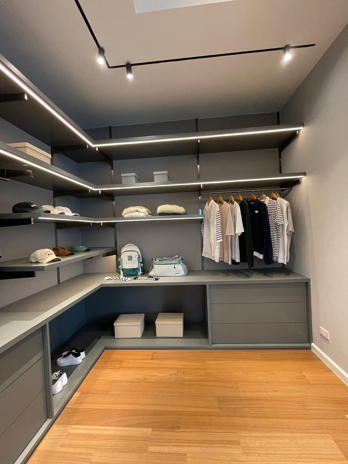 ขายบ้านโชคชัย4 ลาดพร้าว71 : ขายบ้านเดี่ยว Super Luxury THIRRA Ladprao แบบ Signature 575 ตร.ม. พร้อมสระว่ายน้ำส่วนตัว ตกแต่งครบพร้อมเครื่องใช้ไฟฟ้า ใกล้ MRT ภาวนา เพียง 700 ม.