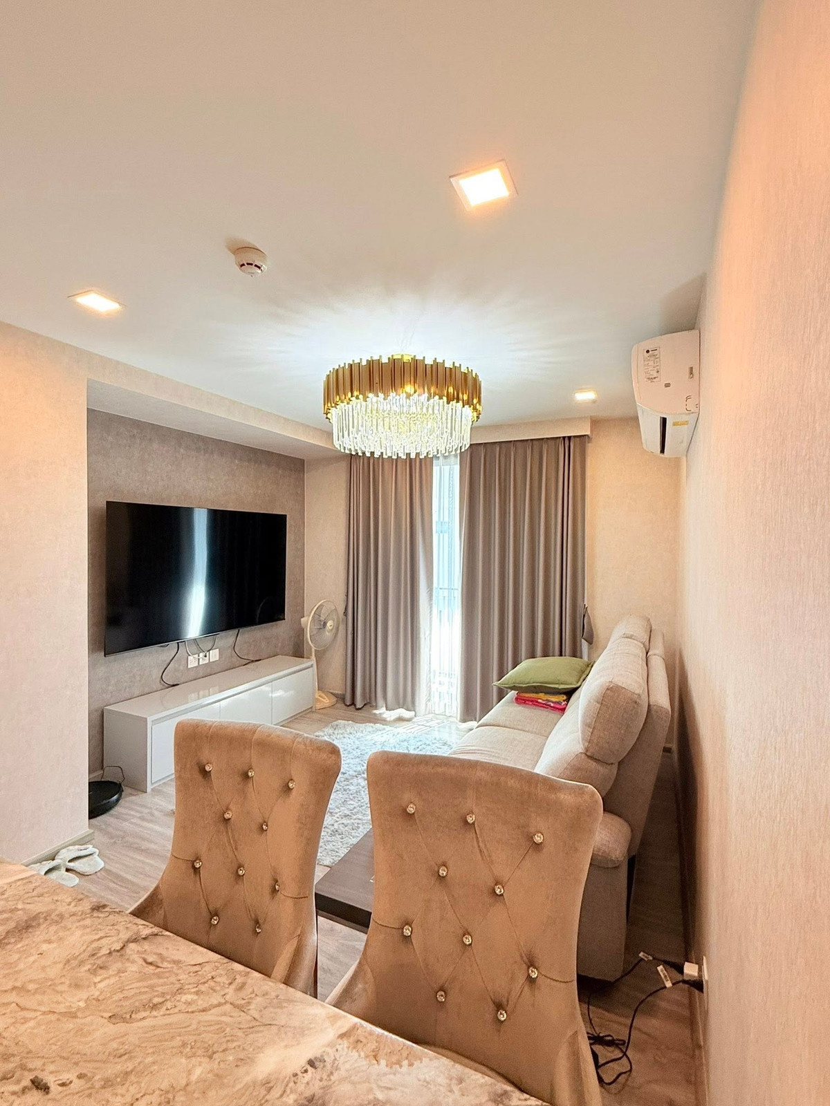 CondoRatchathewi,Phayathai : Maestro 14 Siam–Ratchathewi – Fully Furnished Corner Unit, Pet-Friendly Low-Rise Condominium 300m from BTS Ratchathewi