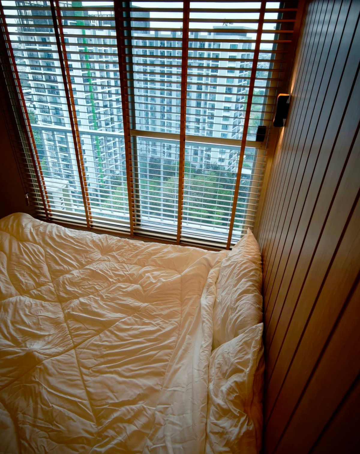 For SaleCondoPattanakan, Srinakarin : Corner room, beautiful built-ins, 40 sq m, Building D, 16th floor, The Parkland Srinakarin Condo.