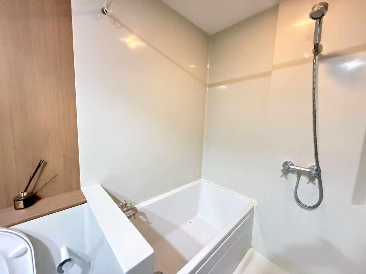 ให้เช่าคอนโดสาทร นราธิวาส : ด่วน ให้เช่า 2 ห้องนอน ห้องใหญ่ ราคาถูก มุมสงบร่มรื่น ใกล้บีทีเอสสุรศักดิ์