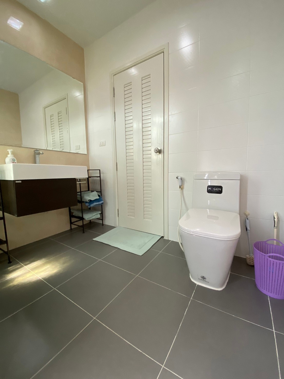 ขายบ้านสมุทรปราการ สำโรง : ขายบ้านเดี่ยว หลังมุม เลอนิโอ สุขุมวิท–เอราวัณ ใกล้ BTS โรงเรียนนายเรือ