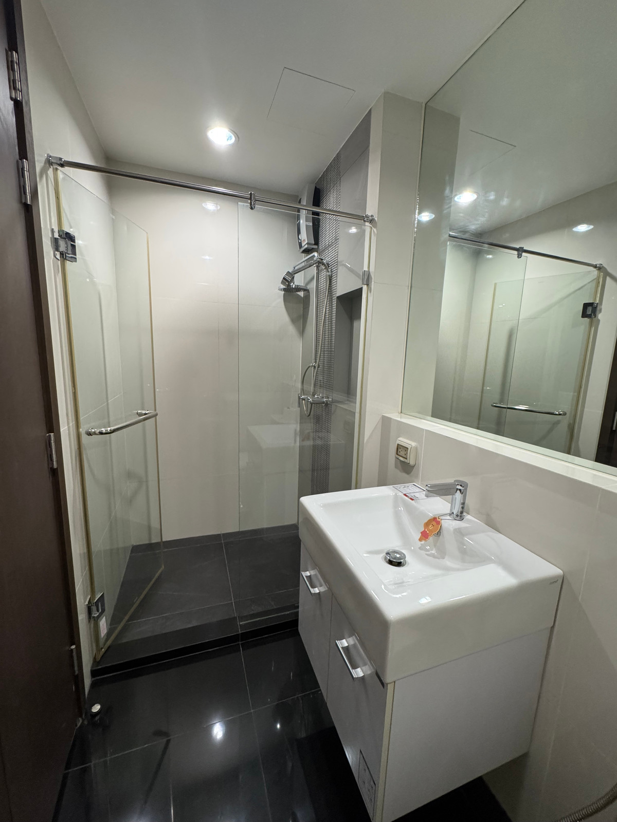 ขายคอนโดสาทร นราธิวาส : ✨ Rare Unit ใจกลางสาทร! ห้องมุม วิวเมืองสวยมาก Rhythm Sathorn – Narathiwas | 2 ห้องนอน 2 ห้องน้ำ ขนาดใหญ่ 60.86 ตร.ม.