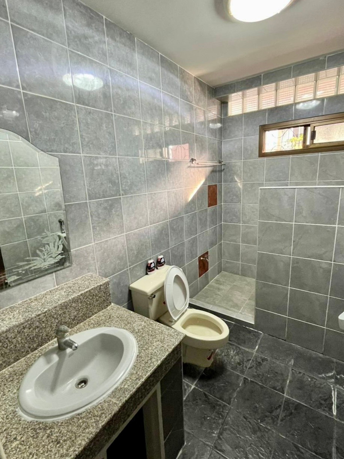 ขายโฮมออฟฟิศรัชดา ห้วยขวาง : Rare Large Standalone Office – ซอยรัชดาภิเษก 3 11b12b 45mb - Office Building - Ratchada 3 📞Call 090 919 9898