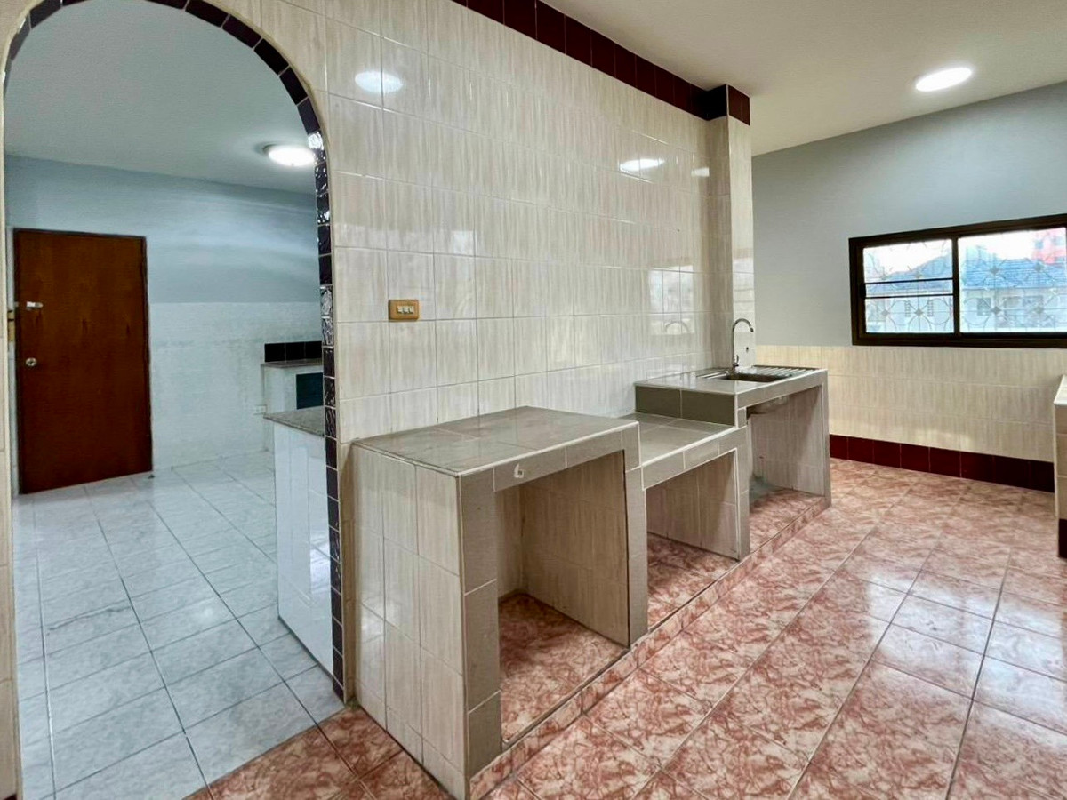 ขายโฮมออฟฟิศรัชดา ห้วยขวาง : Rare Large Standalone Office – ซอยรัชดาภิเษก 3 11b12b 45mb - Office Building - Ratchada 3 📞Call 090 919 9898