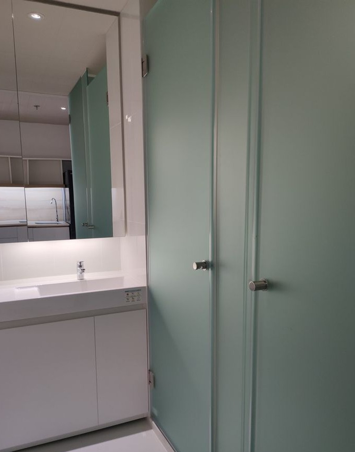 ขายคอนโดสยาม จุฬา สามย่าน : Triple Y Residence【𝐒𝐄𝐋𝐋 & 𝐑𝐄𝐍𝐓】🔥เรียบหรู ดูดีทุกตารางนิ้ว บิ้วอินสวยจบ พร้อมเฟอร์ครบทุกมุม ดีไซน์ตอบโจทย์ทุกไลฟ์สไตล์ 🔥 ติดต่อไลน์ไอดี: @hacondo