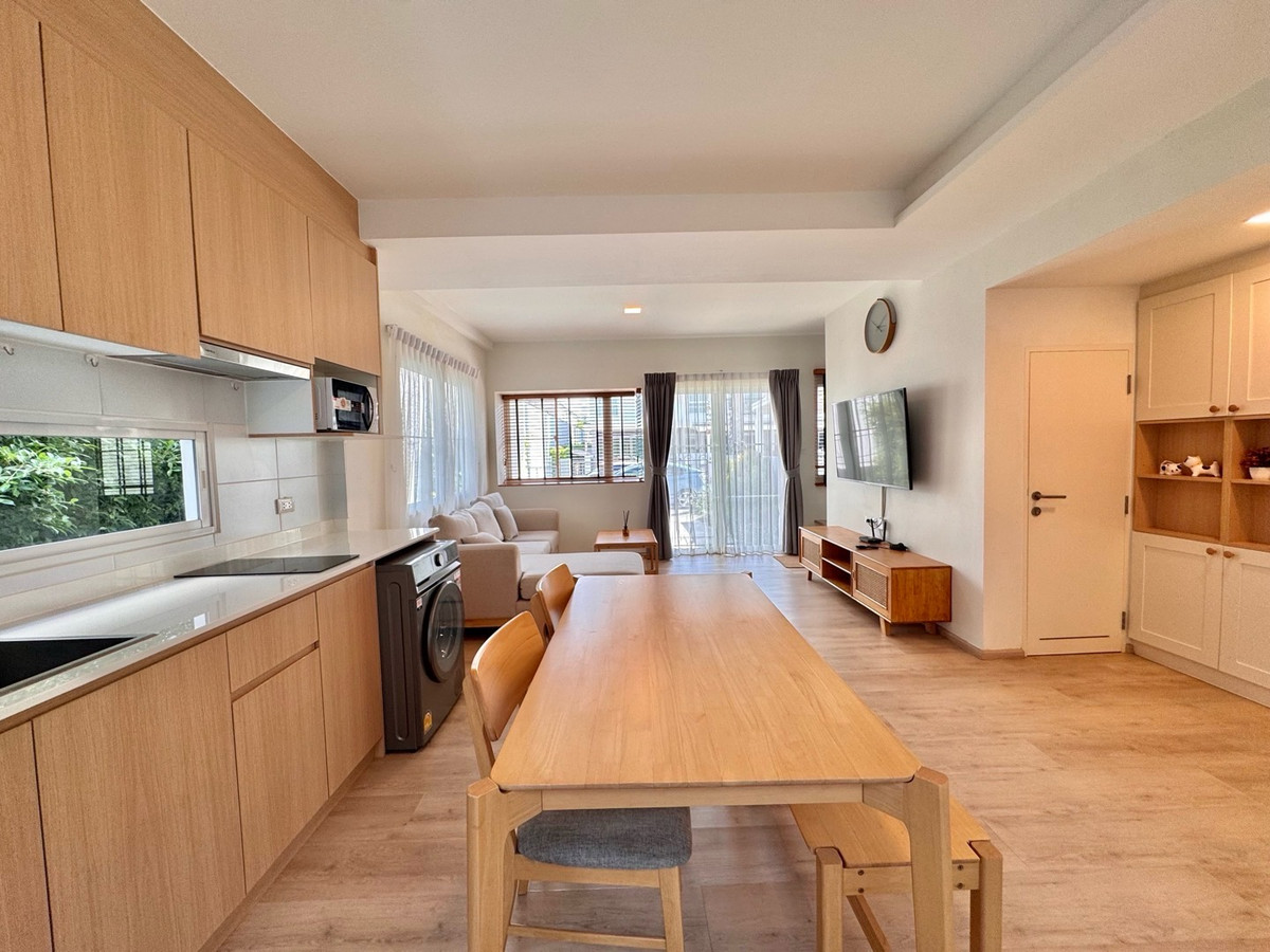 ให้เช่าทาวน์โฮมบางนา แบริ่ง ลาซาล : 💥ForRent💥Indy2 Bangna Ramkhamhang2 🏡 Near Mega Bangna ‼️Corner House ⭐️ Private Garden 🌳 Ready to move in ‼️  Fully Furnished ✨