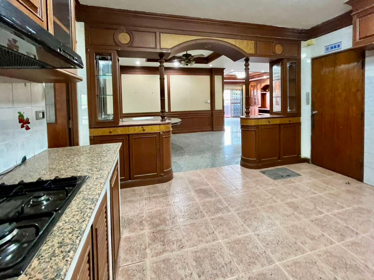 ขายโฮมออฟฟิศรัชดา ห้วยขวาง : Rare Large Standalone Office – ซอยรัชดาภิเษก 3 11b12b 45mb - Office Building - Ratchada 3 📞Call 090 919 9898