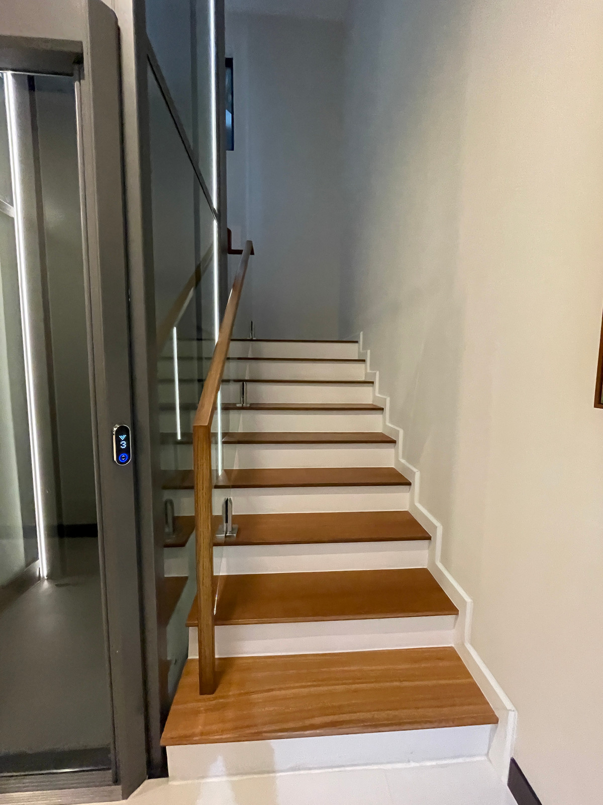 ขายบ้านโชคชัย4 ลาดพร้าว71 : ขายบ้านเดี่ยว Super Luxury THIRRA Ladprao แบบ Signature 575 ตร.ม. พร้อมสระว่ายน้ำส่วนตัว ตกแต่งครบพร้อมเครื่องใช้ไฟฟ้า ใกล้ MRT ภาวนา เพียง 700 ม.