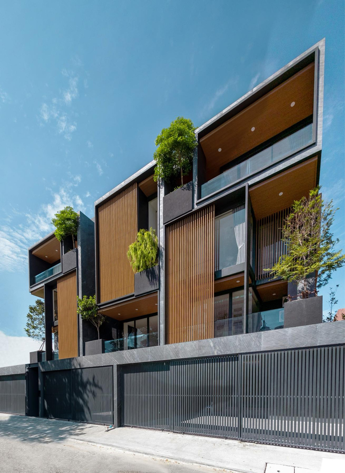 For SaleTownhomeLadprao101, Happy Land, The Mall Bang Kapi : Luxury townhome for sale, ARBOR URBAN Lat Phrao | 485 sq m, next to MRT Mahadthai, 50 m, corner unit, has elevator, fully-furnished. Complete with electrical appliances, ready to move in, 