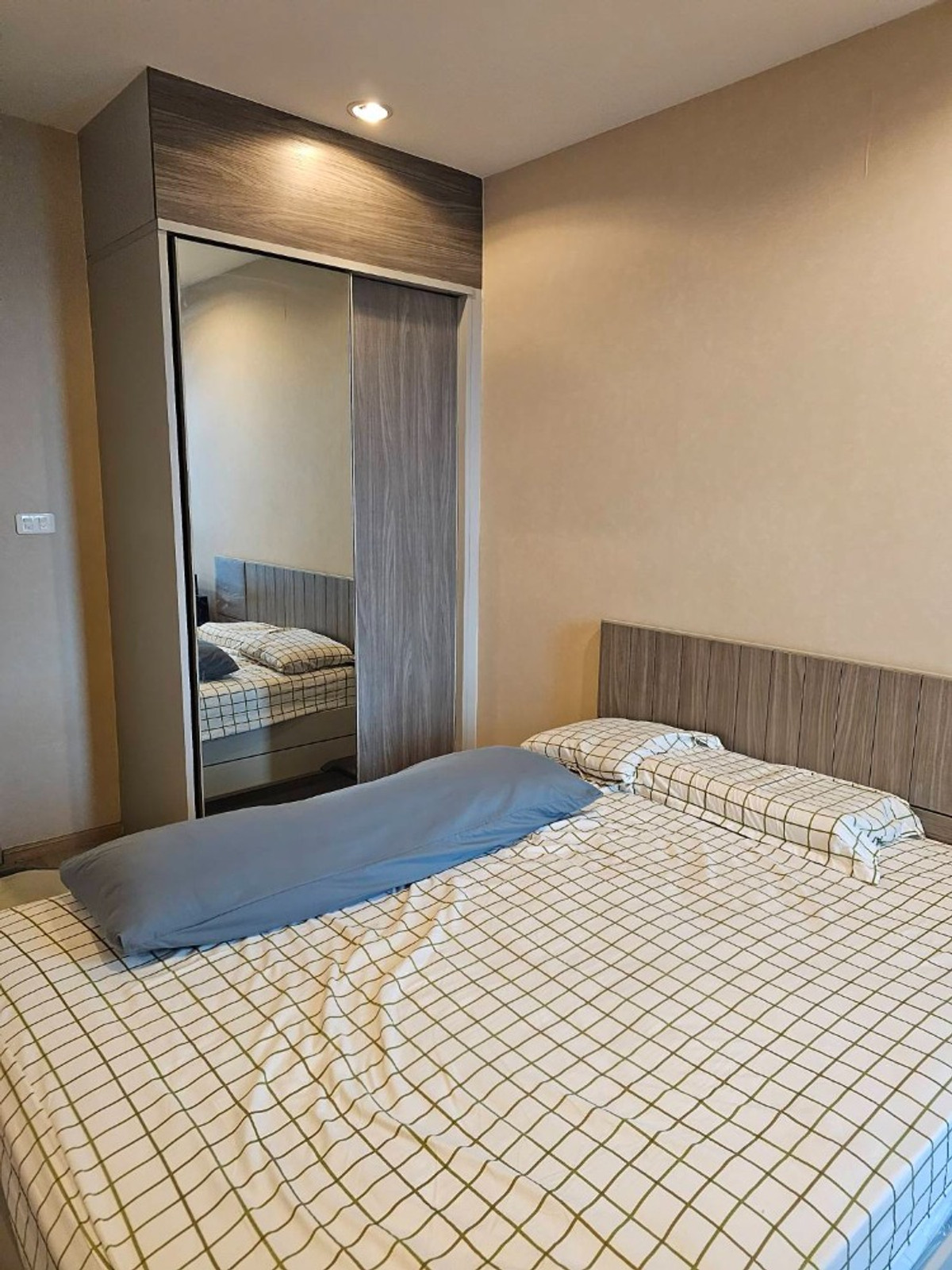 For SaleCondoThaphra, Talat Phlu, Wutthakat : Ideo Wutthakat【𝐒𝐄𝐋𝐋 & 𝐑𝐄𝐍𝐓】🔥Spacious and well-lit room in a Cozy Modern style🔥 Contact Line ID: @hacondo