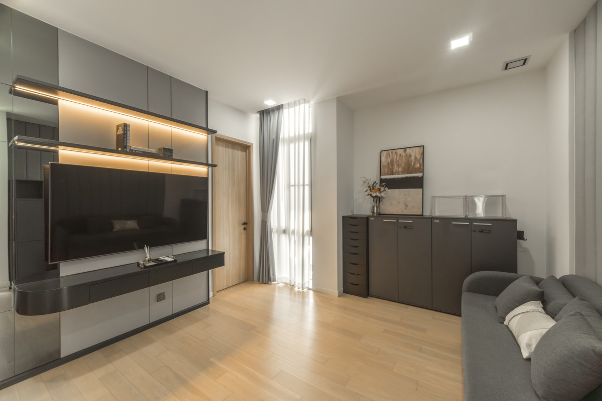 ขายบ้านเลียบทางด่วนรามอินทรา : ขายบ้านหรู VIVE เอกมัย–รามอินทรา ตกแต่งใหม่ พร้อมเข้าอยู่  พื้นที่กว้าง ฟังก์ชันครบ