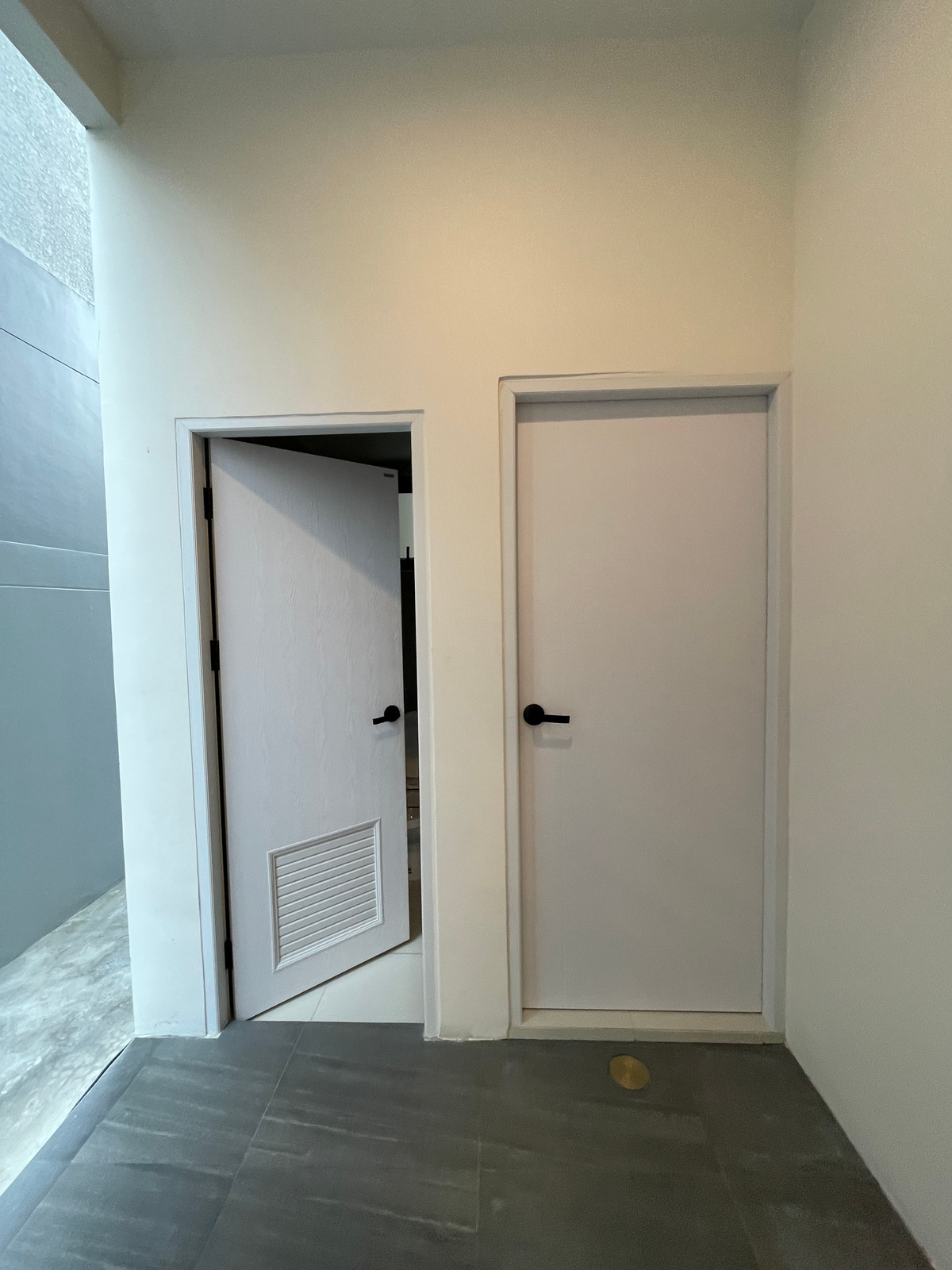 ขายบ้านโชคชัย4 ลาดพร้าว71 : ขายบ้านเดี่ยว Super Luxury THIRRA Ladprao แบบ Signature 575 ตร.ม. พร้อมสระว่ายน้ำส่วนตัว ตกแต่งครบพร้อมเครื่องใช้ไฟฟ้า ใกล้ MRT ภาวนา เพียง 700 ม.