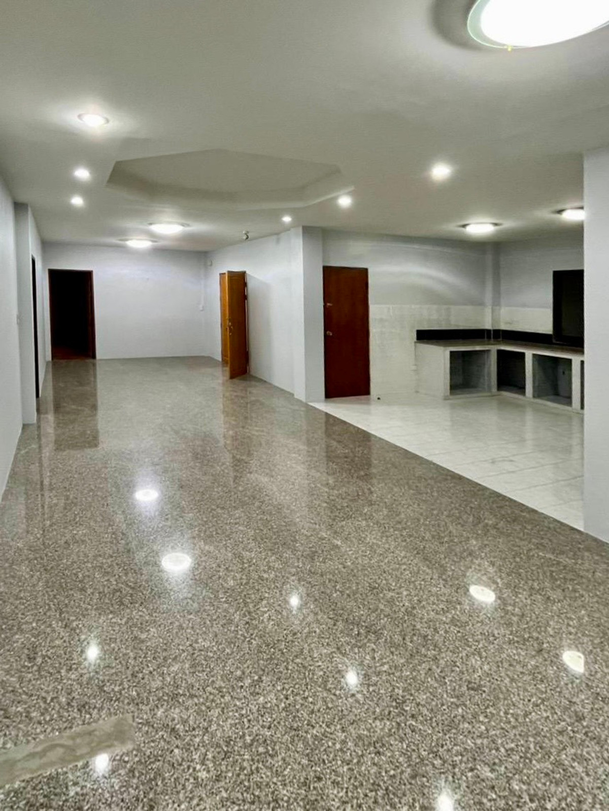 ขายโฮมออฟฟิศรัชดา ห้วยขวาง : Rare Large Standalone Office – ซอยรัชดาภิเษก 3 11b12b 45mb - Office Building - Ratchada 3 📞Call 090 919 9898