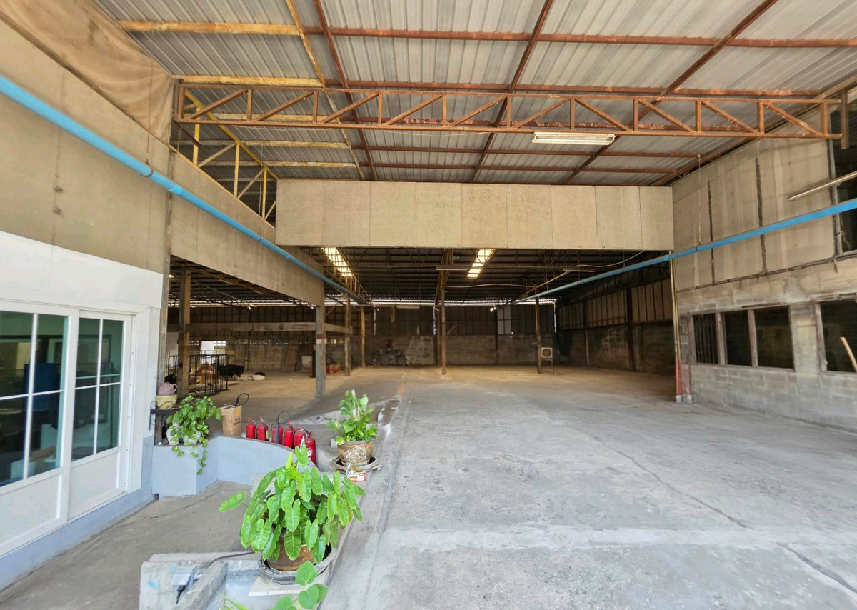 For RentWarehouseOnnut, Udomsuk : 🛎Warehouse for Rent – Onnut 66/1, 500m to MRT Srinuch space 785 sqm 📞 099 415 2664