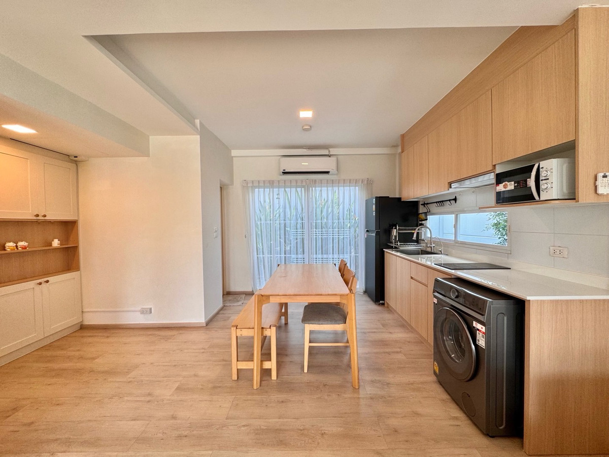 ให้เช่าทาวน์โฮมบางนา แบริ่ง ลาซาล : 💥ForRent💥Indy2 Bangna Ramkhamhang2 🏡 Near Mega Bangna ‼️Corner House ⭐️ Private Garden 🌳 Ready to move in ‼️  Fully Furnished ✨