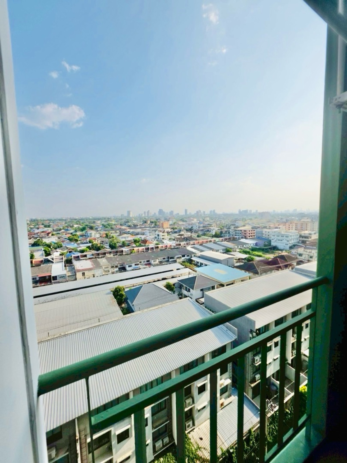 ขายคอนโดนวมินทร์ รามอินทรา : ขาย/เช่าด่วน! คอนโดลุมพินี พาร์ค นวมินทร์-ศรีบูรพา 
ซ.นวมินทร์36-38 คลองกุ่ม, บึงกุ่ม T. 081-834-1501 (ตี๋)