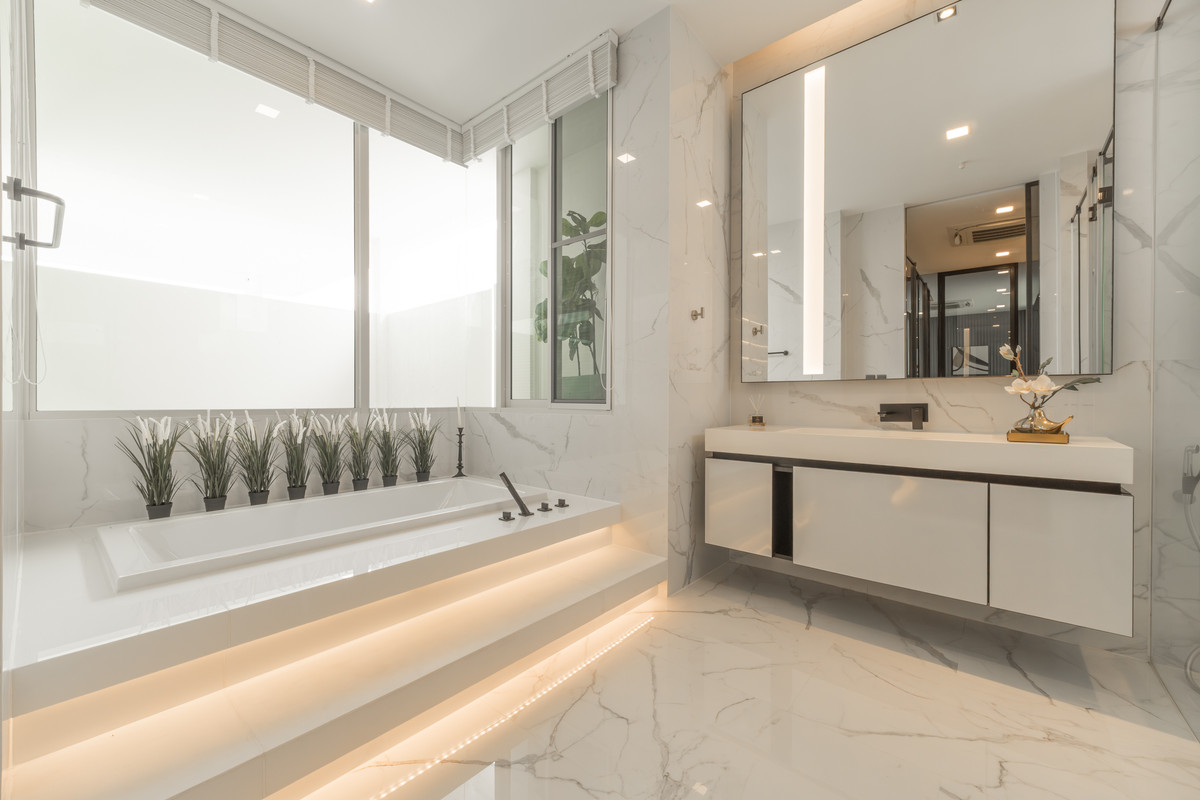 ขายบ้านเลียบทางด่วนรามอินทรา : ขายบ้านหรู VIVE เอกมัย–รามอินทรา ตกแต่งใหม่ พร้อมเข้าอยู่  พื้นที่กว้าง ฟังก์ชันครบ