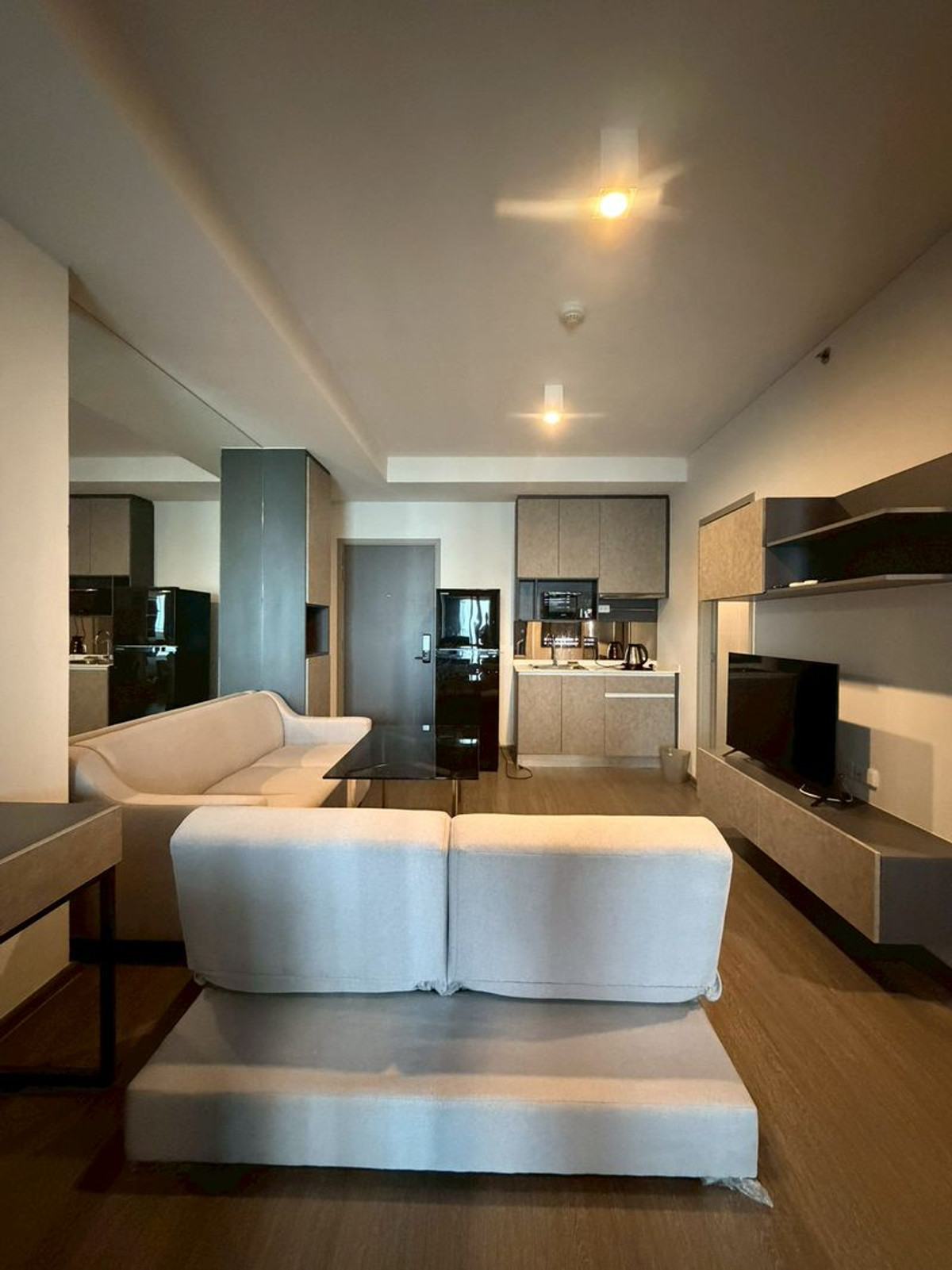 For RentCondoSapankwai,Jatujak : Condo for rent, Ideo Phaholyothin, Chatuchak, 1 bedroom plus (2 bedrooms), fully furnished. Ready to move in. Contact to see the room @568lwoey(Julie)