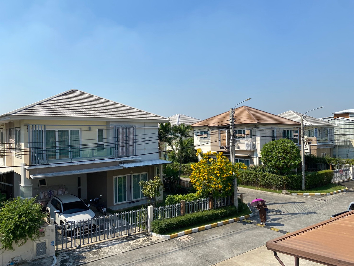 ขายบ้านสมุทรปราการ สำโรง : ขายบ้านเดี่ยว หลังมุม เลอนิโอ สุขุมวิท–เอราวัณ ใกล้ BTS โรงเรียนนายเรือ