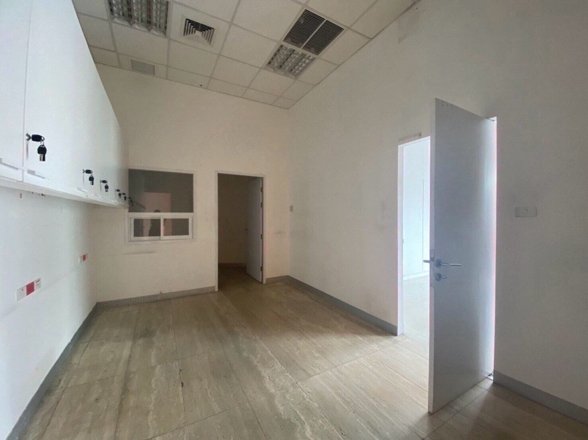 ให้เช่าสำนักงานสยาม จุฬา สามย่าน : พื้นที่สำนักงานให้เช่า ชั้น 1 ใกล้ MRT หัวลำโพง ขนาดใหญ่ 183 ตร.ม ทำเลเด่นย่านเยาวราช ใกล้แหล่งธุรกิจและการค้าสำคัญของกรุงเทพ