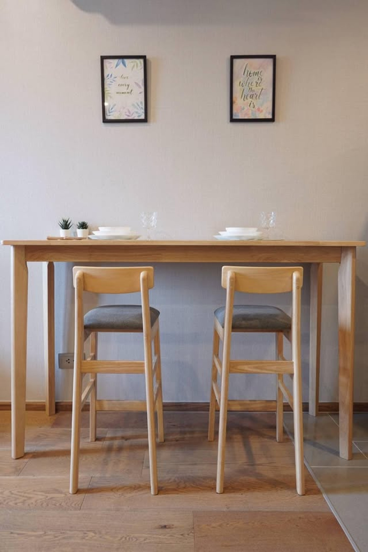 ขายคอนโดราชเทวี พญาไท : Q Chidlom Phetchaburi【𝐒𝐄𝐋𝐋 & 𝐑𝐄𝐍𝐓】🔥เสน่ห์มูจิสบายตา คุมโทน Neat & Neutral สำหรับคนรักพื้นที่โล่ง🔥 ติดต่อไลน์ไอดี: @hacondo