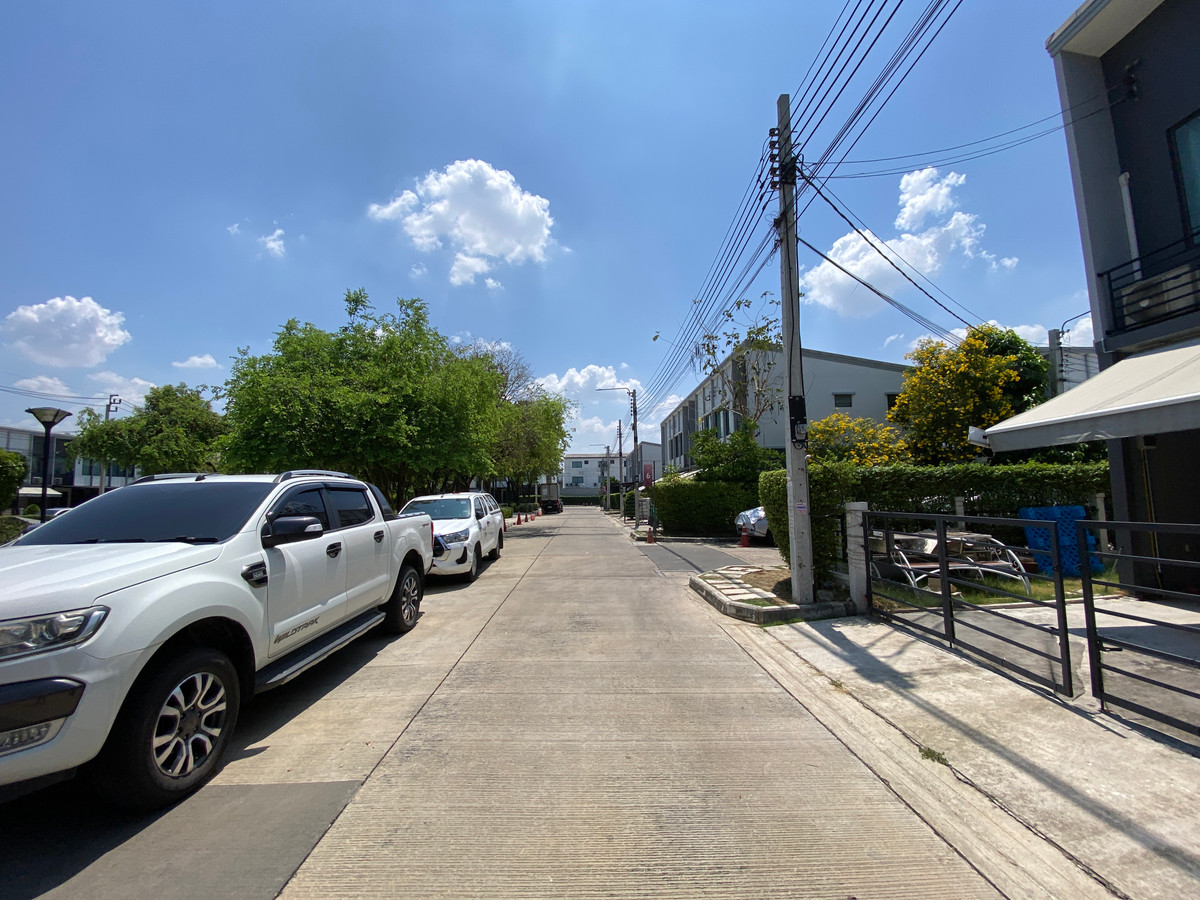 ขายทาวน์โฮมนวมินทร์ รามอินทรา : ขายทาวน์โฮม 2 ชั้น Pleno รามอินทรา ทำเลดี ใกล้คลับเฮาส์ บ้านหันทิศใต้ ราคาคุ้มค่า เหมาะสำหรับครอบครัวเริ่มต้น