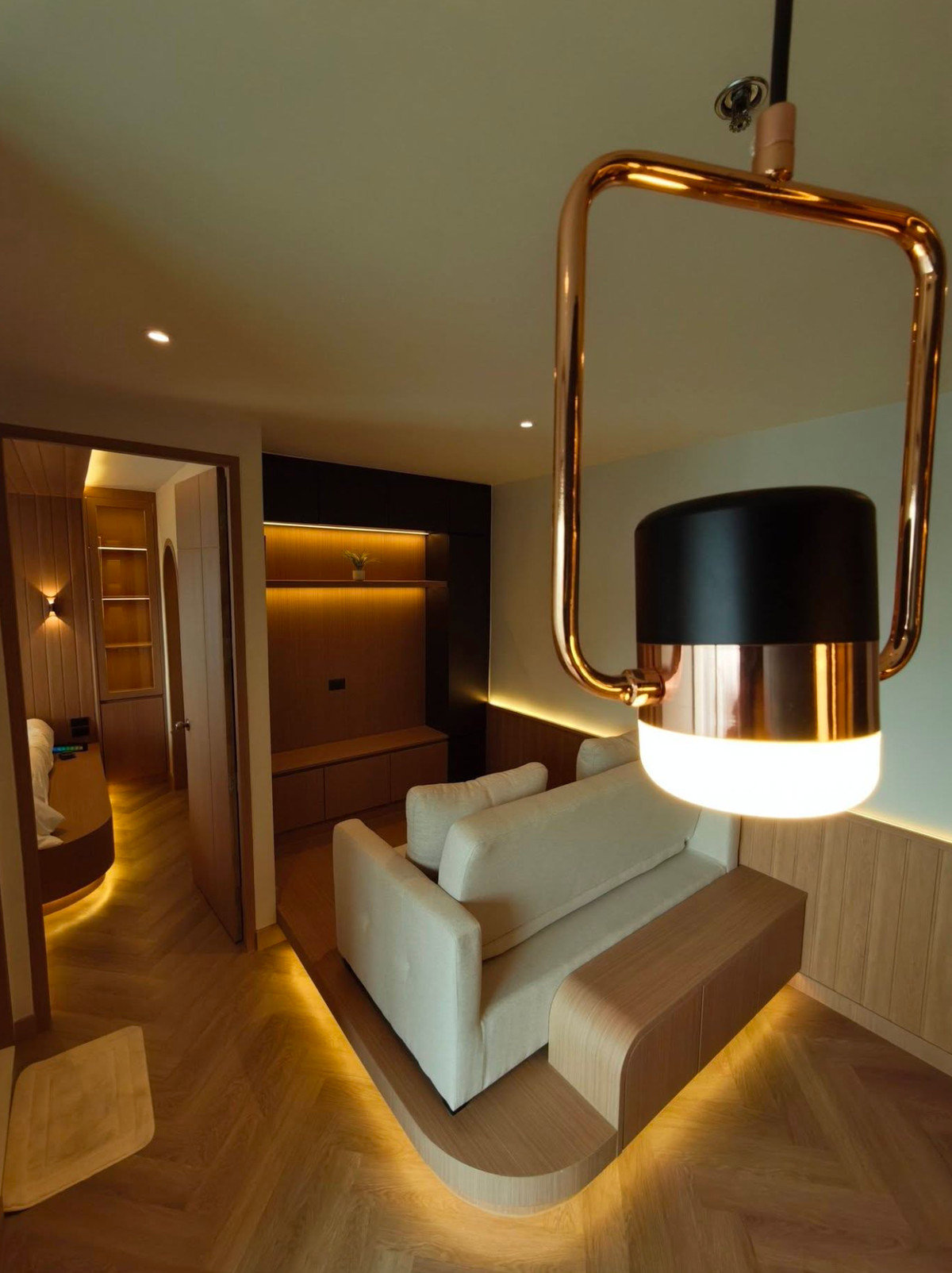 For SaleCondoPattanakan, Srinakarin : Corner room, beautiful built-ins, 40 sq m, Building D, 16th floor, The Parkland Srinakarin Condo.