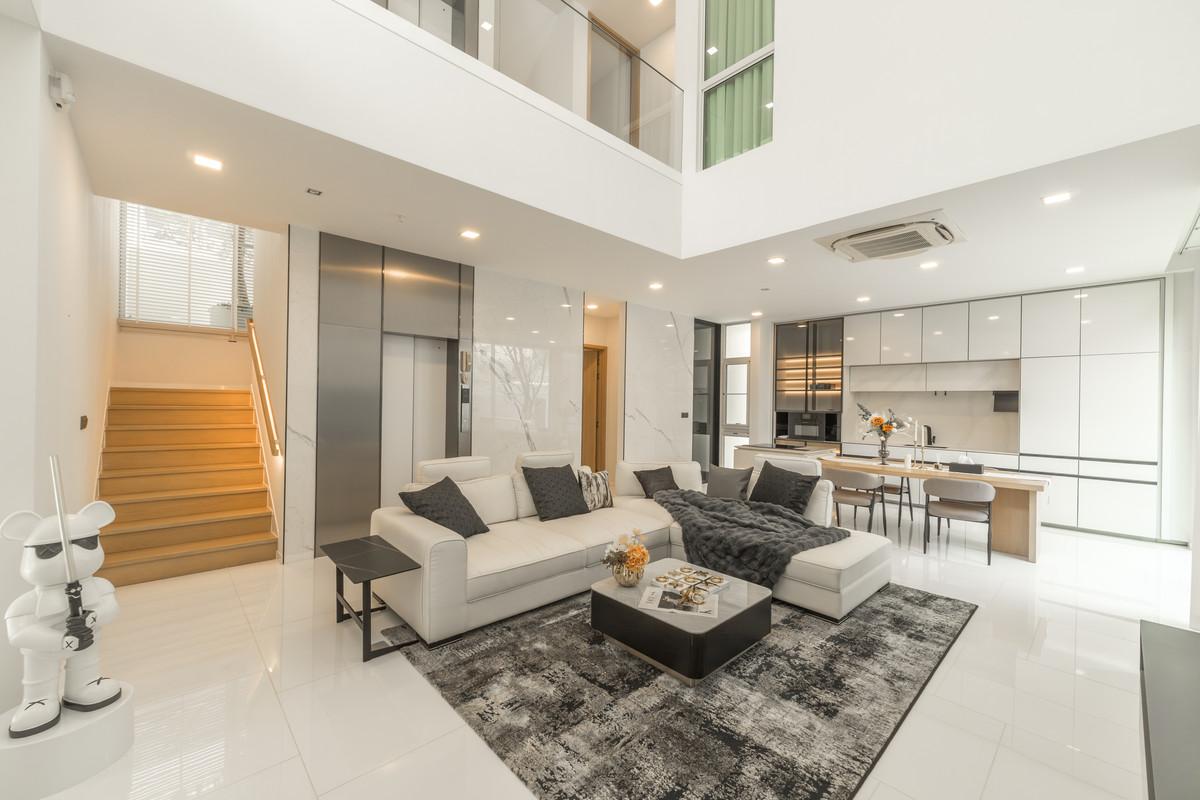 ขายบ้านเลียบทางด่วนรามอินทรา : ขายบ้านหรู VIVE เอกมัย–รามอินทรา ตกแต่งใหม่ พร้อมเข้าอยู่  พื้นที่กว้าง ฟังก์ชันครบ