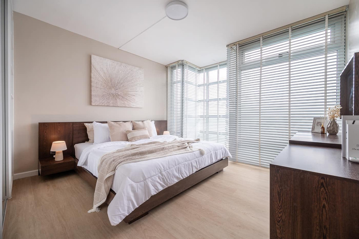 For SaleCondoChaengwatana, Muangthong : Lakeview Geneva, large room, wide balcony, open view, Muang Thong Thani.