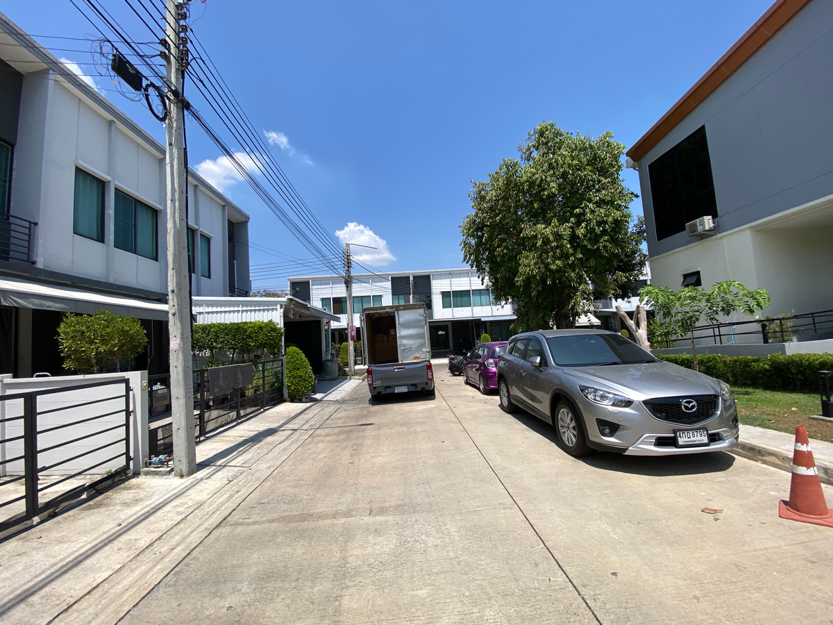 ขายทาวน์โฮมนวมินทร์ รามอินทรา : ขายทาวน์โฮม 2 ชั้น Pleno รามอินทรา ทำเลดี ใกล้คลับเฮาส์ บ้านหันทิศใต้ ราคาคุ้มค่า เหมาะสำหรับครอบครัวเริ่มต้น