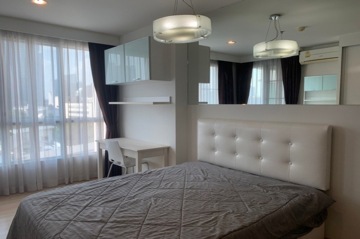 ขายคอนโดสาทร นราธิวาส : 🔥 ขายพร้อมผู้เช่า !! ห้องตกแต่งสวยสไตล์ Cozy !! 🔥 Code C20221200554..........Life@Sathorn 10, 1 ห้องนอน, 1 ห้องน้ำ, แต่งครบ, ราคาพิเศษ!!📣📣