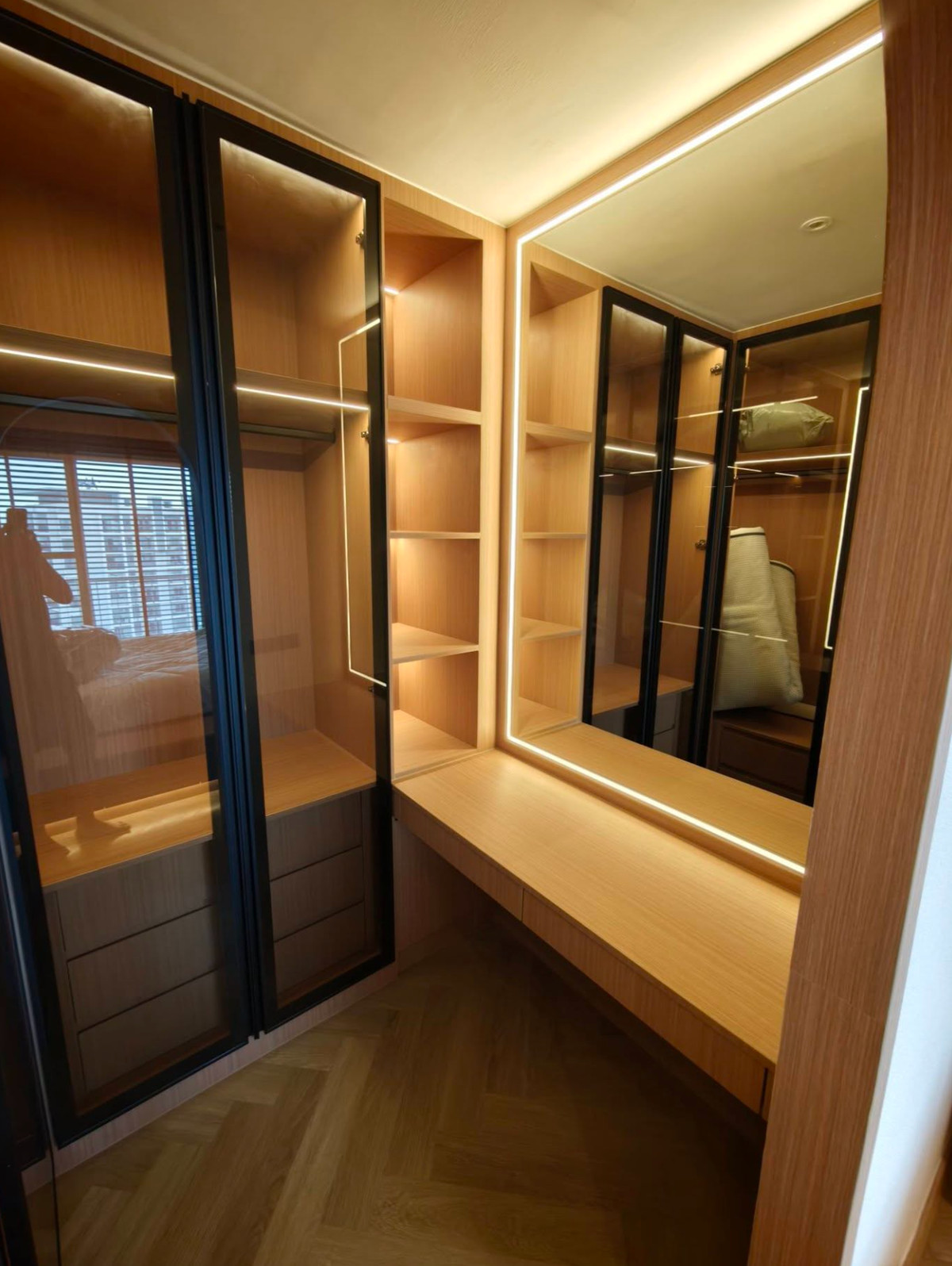 For SaleCondoPattanakan, Srinakarin : Corner room, beautiful built-ins, 40 sq m, Building D, 16th floor, The Parkland Srinakarin Condo.