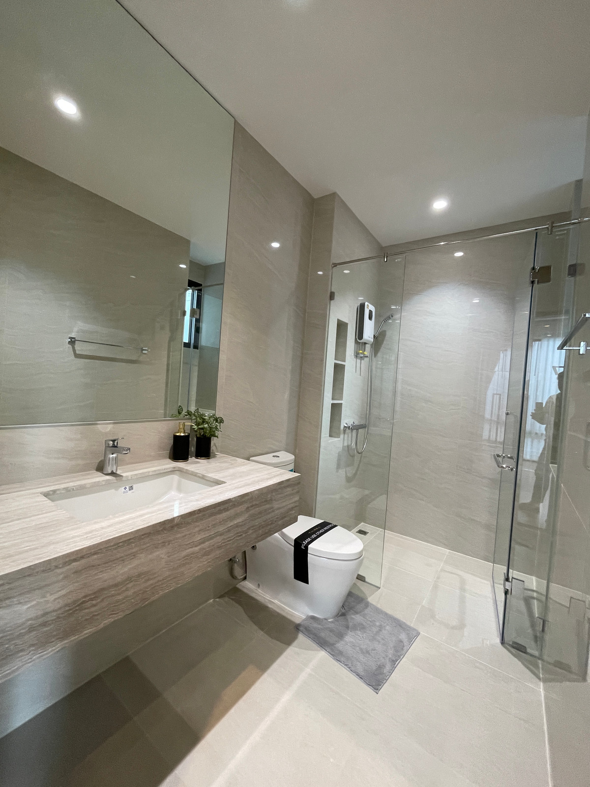 ขายบ้านโชคชัย4 ลาดพร้าว71 : ขายบ้านเดี่ยว Super Luxury THIRRA Ladprao แบบ Signature 575 ตร.ม. พร้อมสระว่ายน้ำส่วนตัว ตกแต่งครบพร้อมเครื่องใช้ไฟฟ้า ใกล้ MRT ภาวนา เพียง 700 ม.