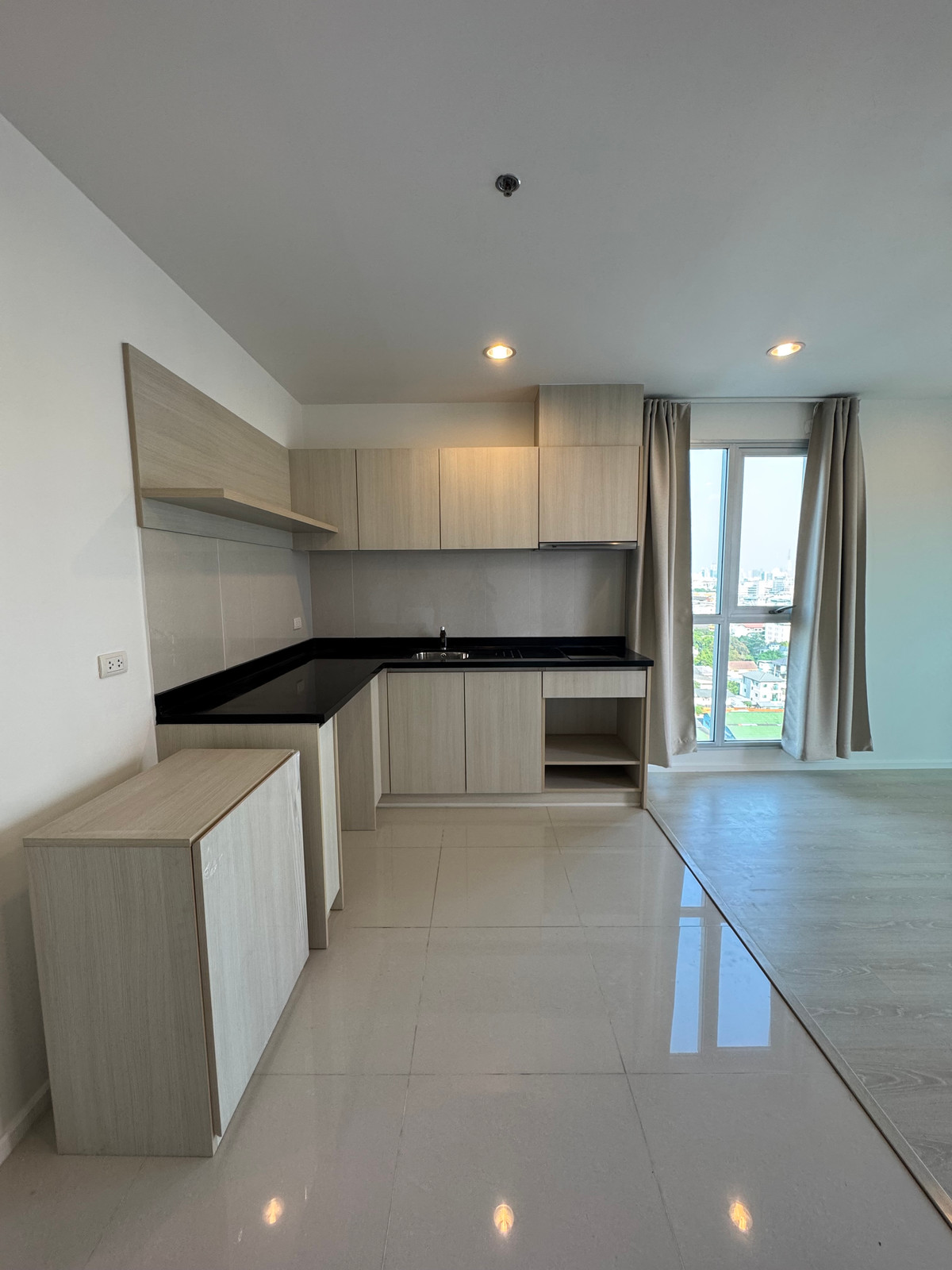 ขายคอนโดสาทร นราธิวาส : ✨ Rare Unit ใจกลางสาทร! ห้องมุม วิวเมืองสวยมาก Rhythm Sathorn – Narathiwas | 2 ห้องนอน 2 ห้องน้ำ ขนาดใหญ่ 60.86 ตร.ม.