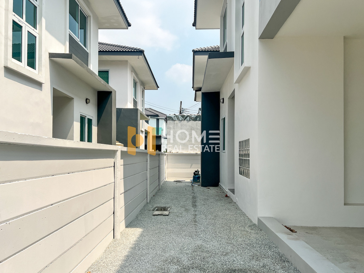 For SaleHouseLadkrabang, Suwannaphum Airport : Benyapha Casa Waonwaen - Rama 9 / 3 Bedrooms (FOR SALE) BZD152