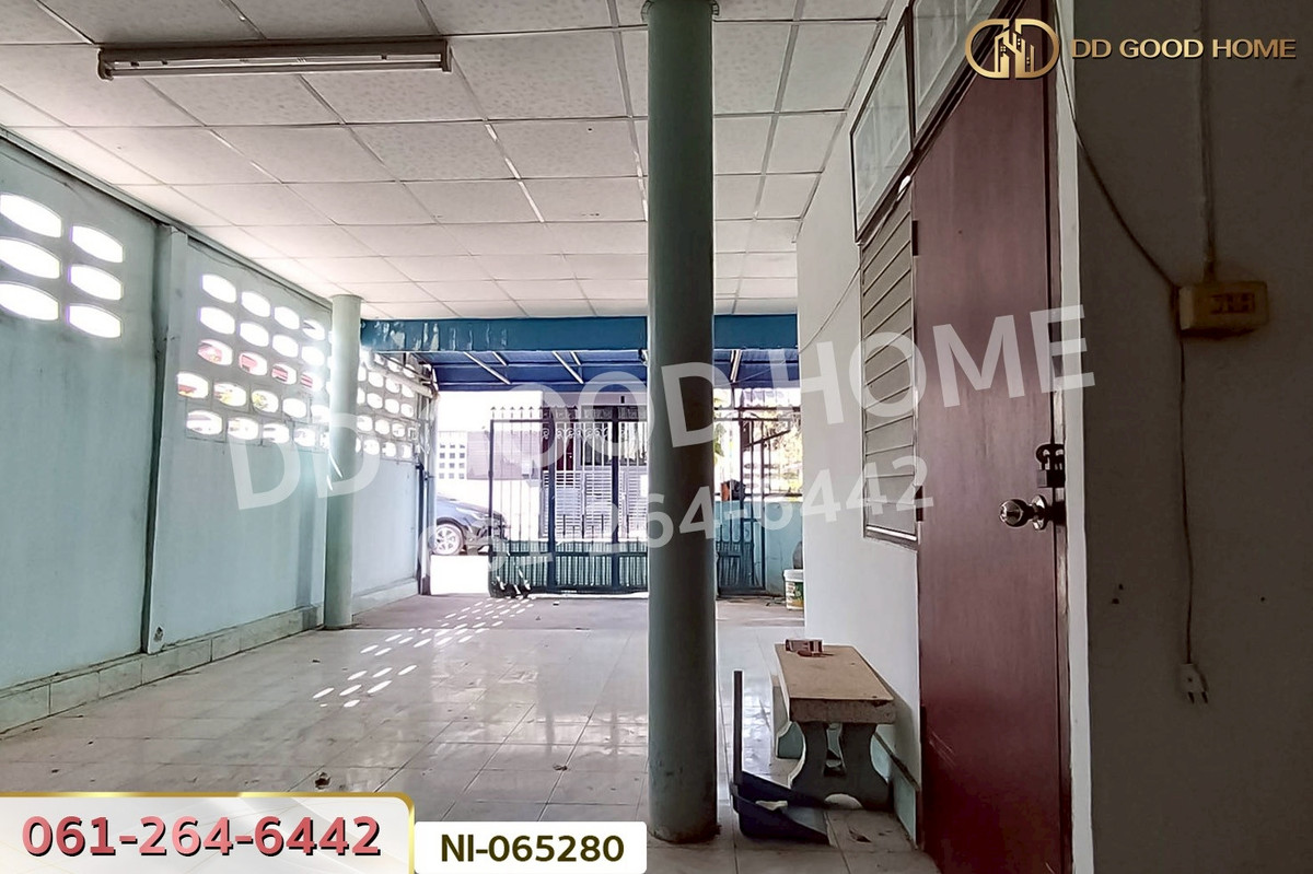 ขายทาวน์โฮมโคราช นครราชสีมา : NI-065280 ทาวน์เฮ้าส์ สุรนารีวิลเลจ นครราชสีมา ใกล้สนามกีฬาเฉลิมพระเกียรติ 80 พรรษา